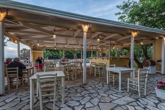 Albouro Sea Front Taverna