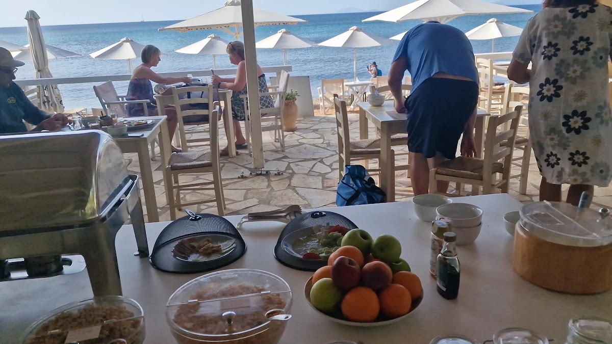 Albouro Sea Front Taverna - Photo 1