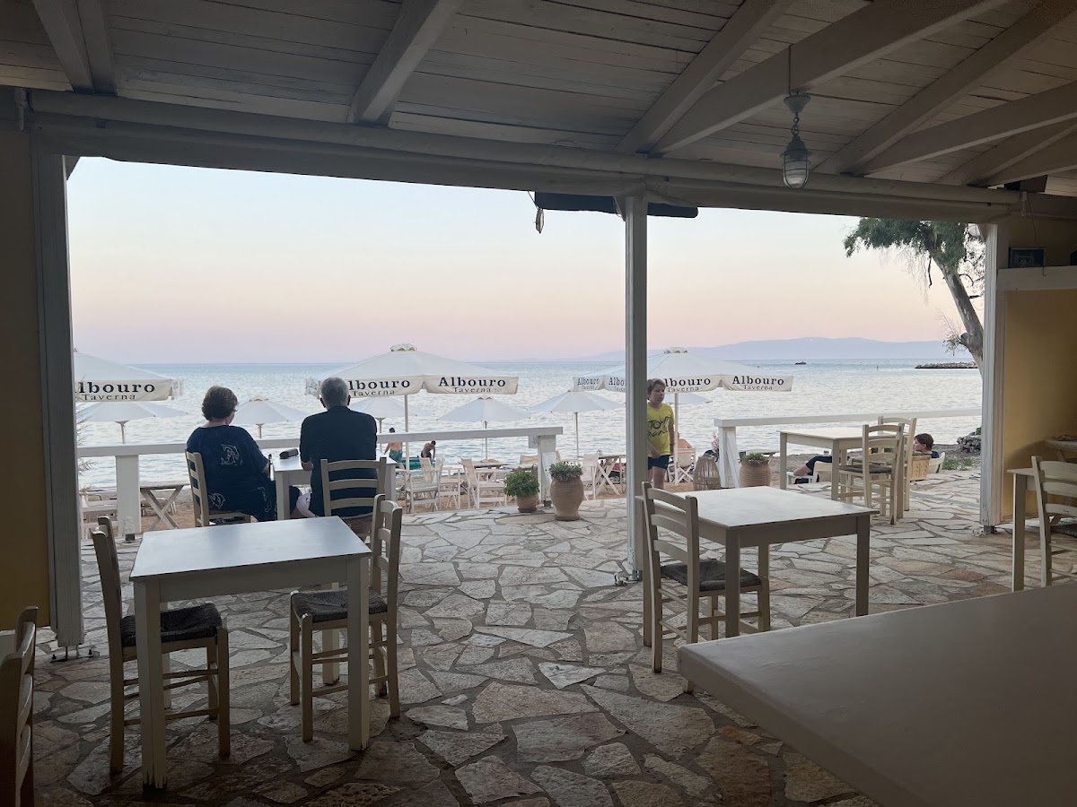 Albouro Sea Front Taverna - Photo 6