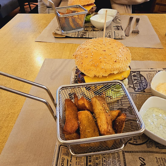Bacon Cheese Burger & Thick Fries
