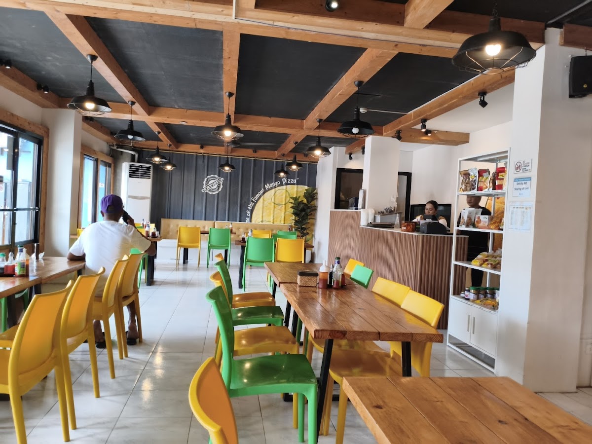 The Pitstop Restaurant - Photo 2