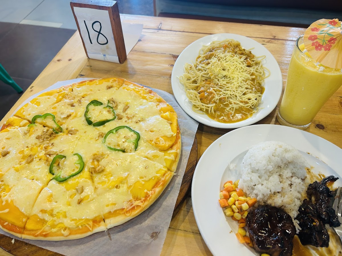 The Pitstop Restaurant - Photo 3
