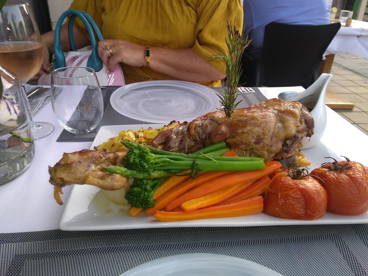 Olivos Restaurant Terrace - Photo 2