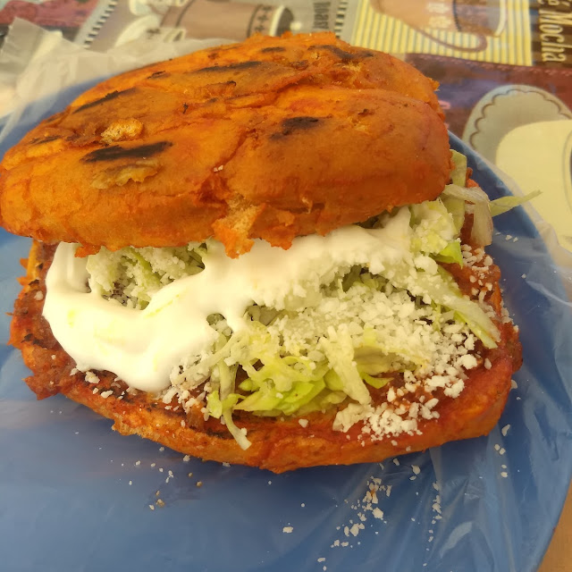 Pambazo de Chicharron