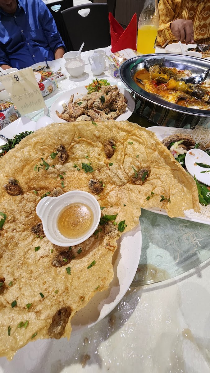 The Hidden Grove Seafood Restaurant - Photo 6