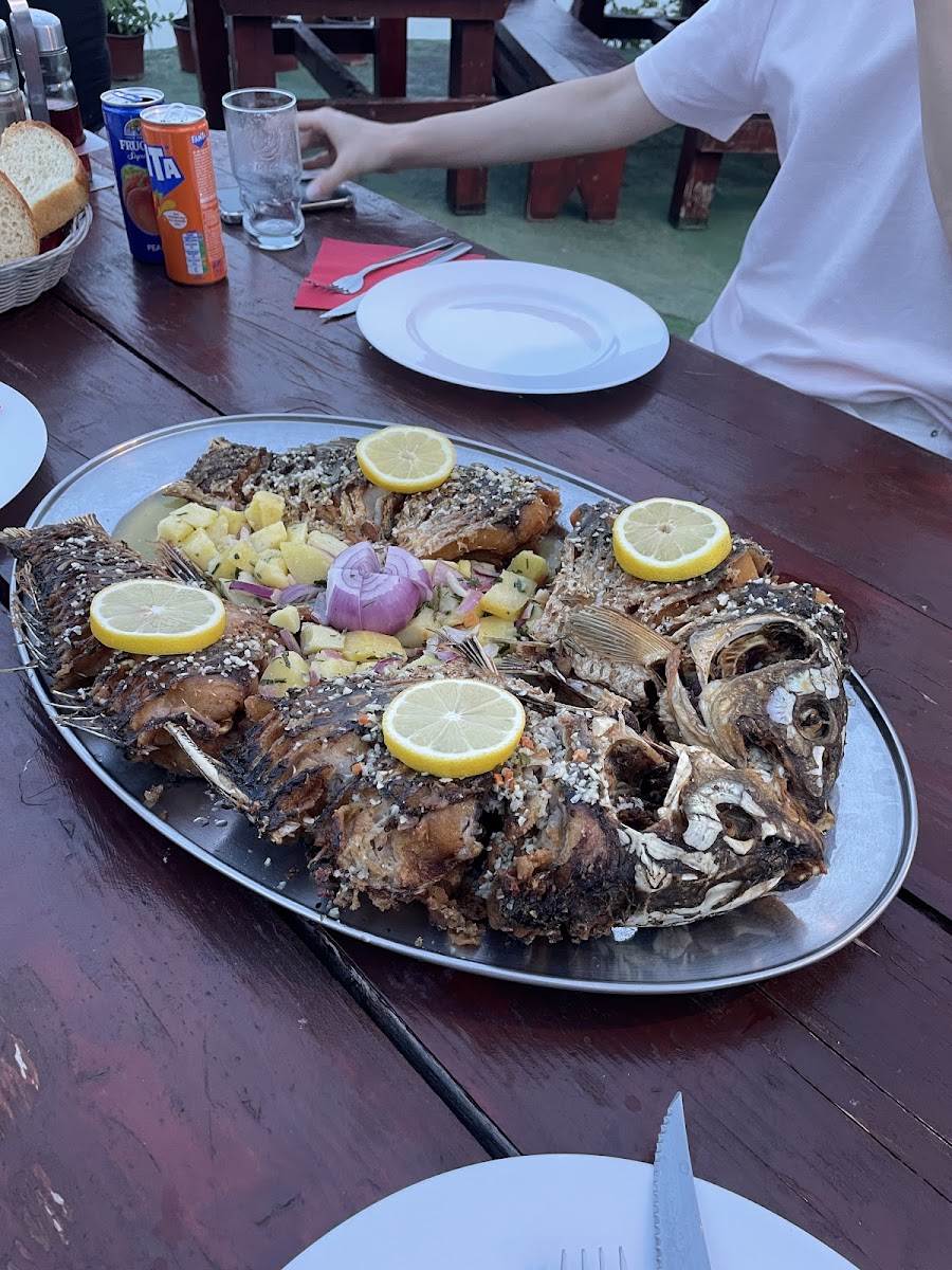 Lesendro Fish Restaurant (Local Cuisine) - Photo 3