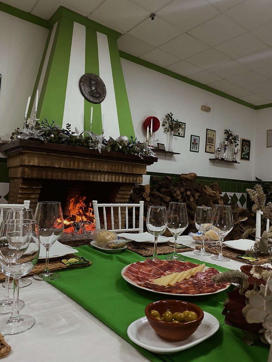 Pena Betica Roberto Rios Comidas - Photo 1