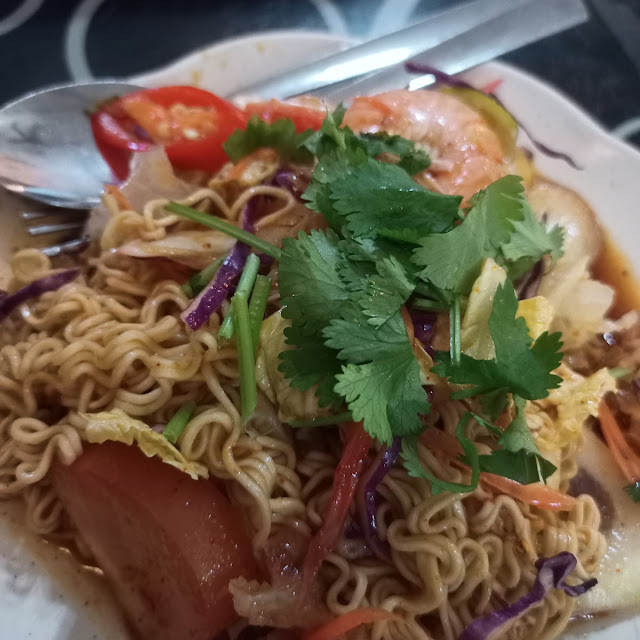 Kerabu Maggi