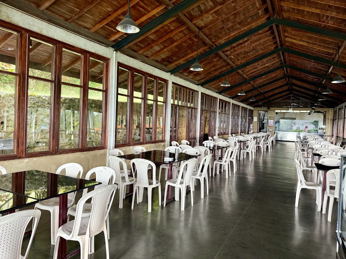 Annapurani Vegetarian Restaurant - Photo 3