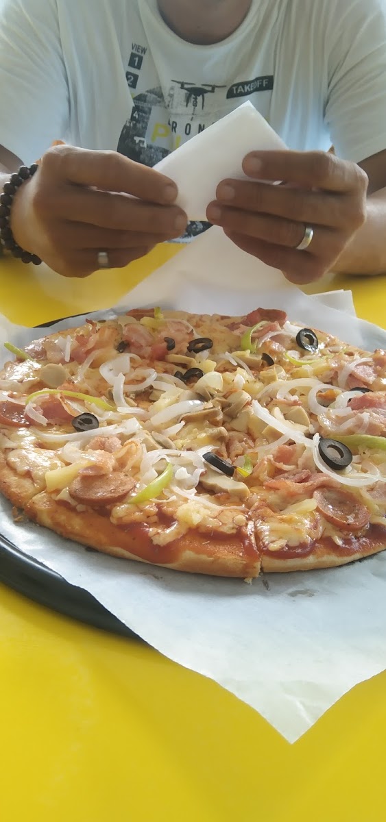 Alberto's Pizza Baybay - Photo 6