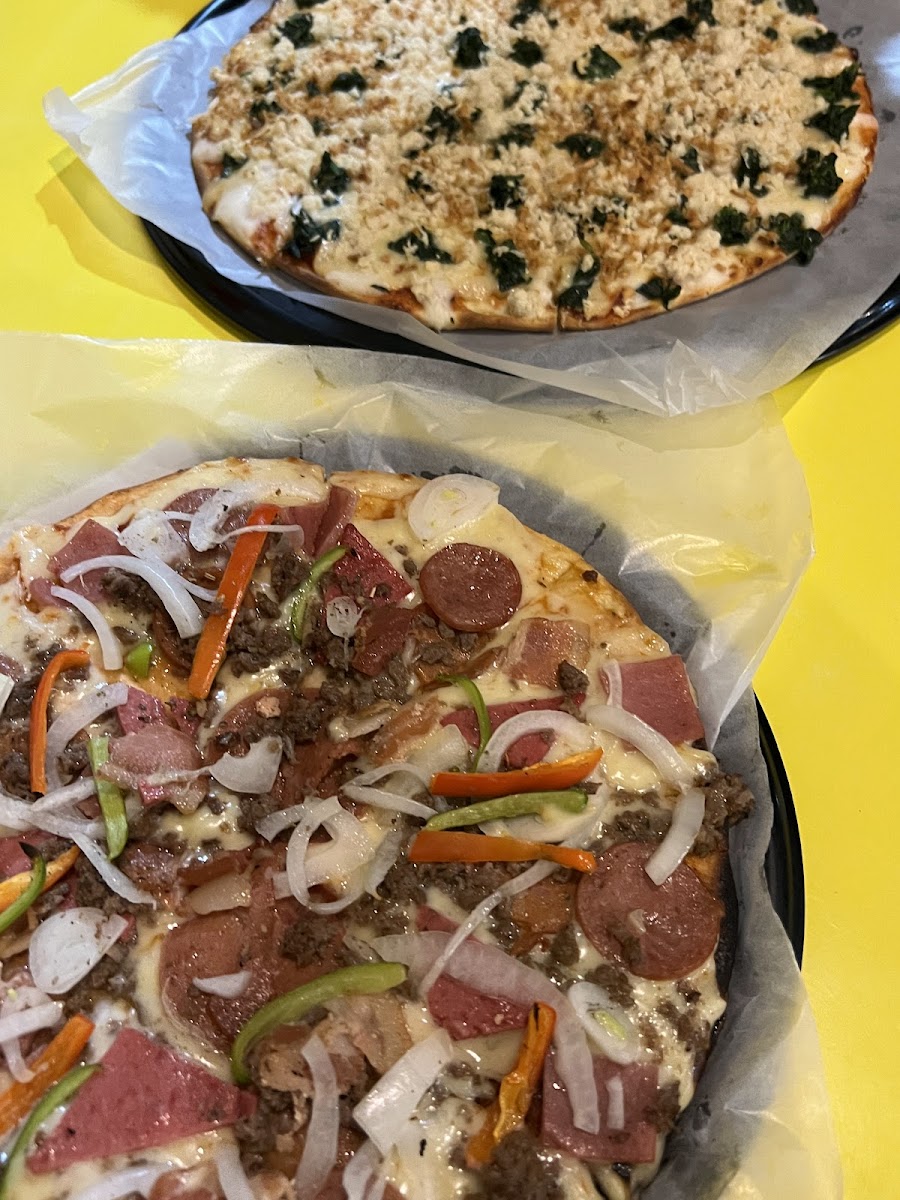 Alberto's Pizza Baybay - Photo 7