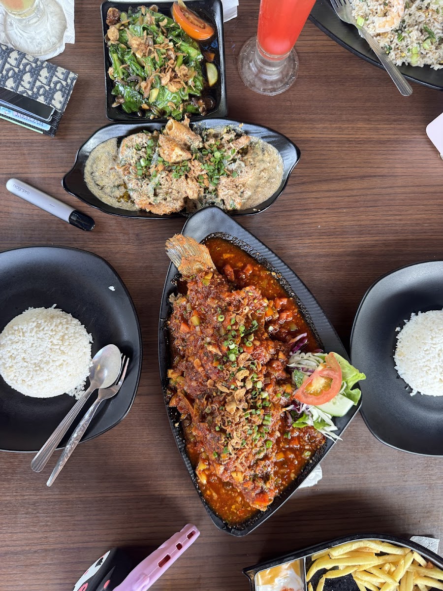 Food Garage - Photo 3