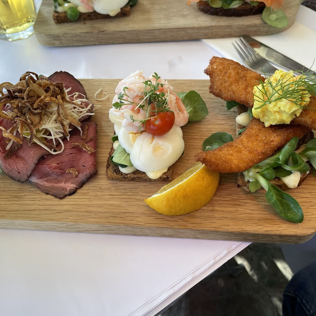 Nyhavn Platter Egg And Shrimps Fried Filet Od Płacie Roastbeef