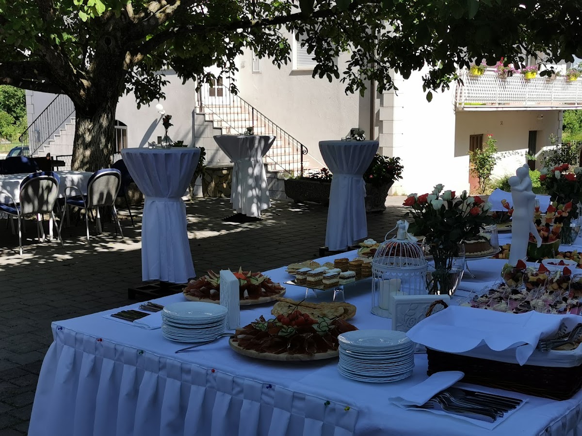 Restoran Vreba Hrvace - Photo 9
