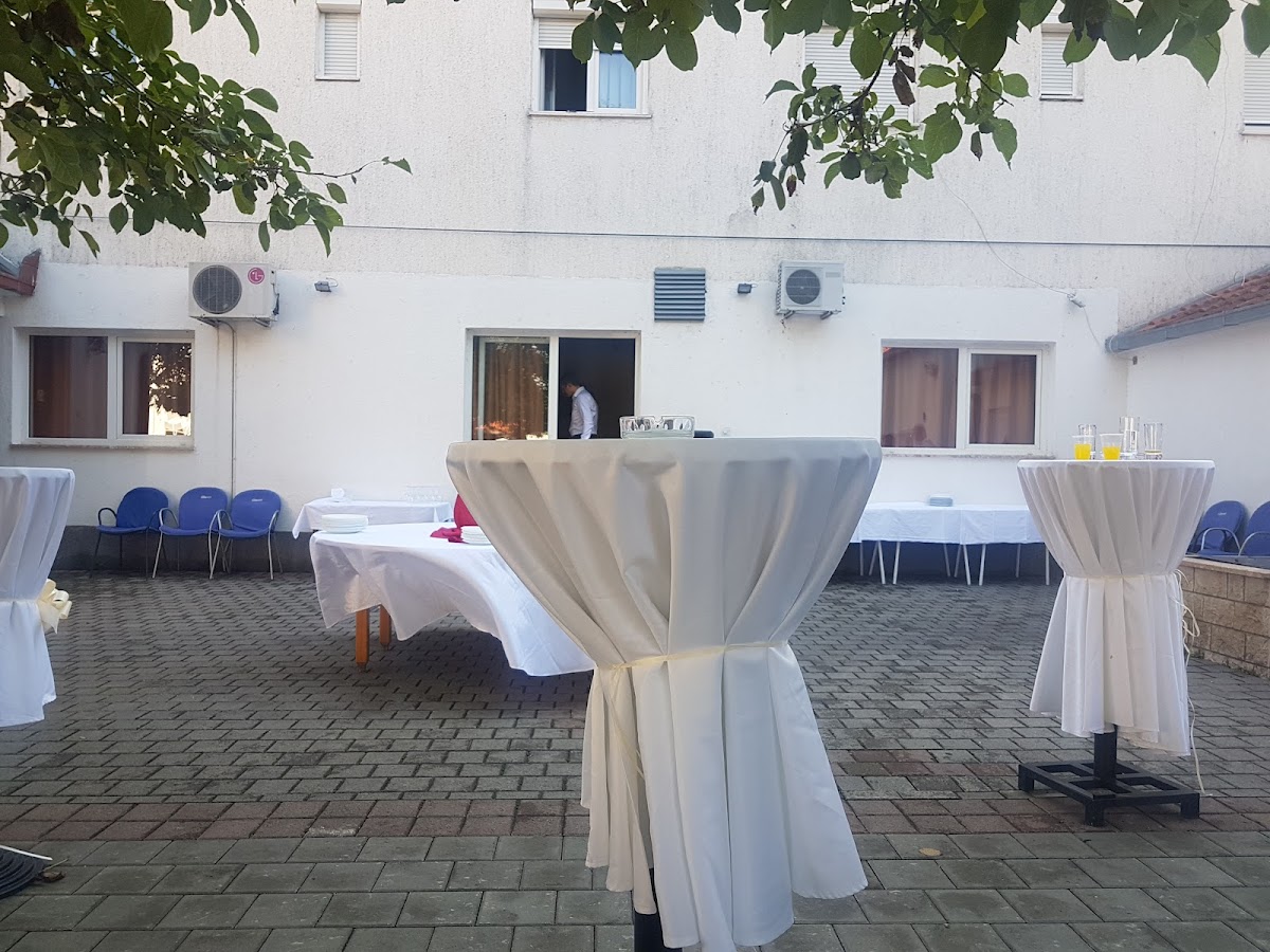 Restoran Vreba Hrvace - Photo 8