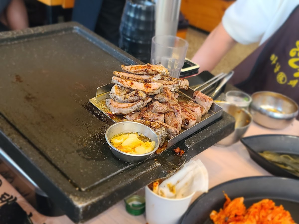 Hanam Pig House Songdo Triple Street - Photo 3