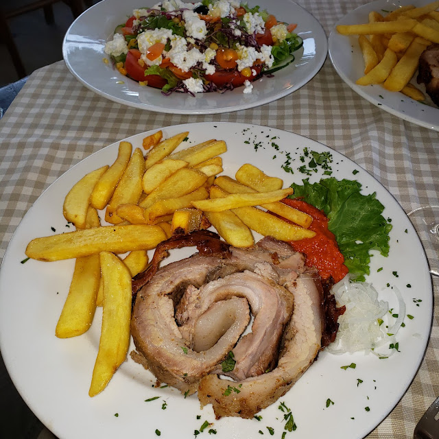 Spanferkel- Rollrasen Vom Grill