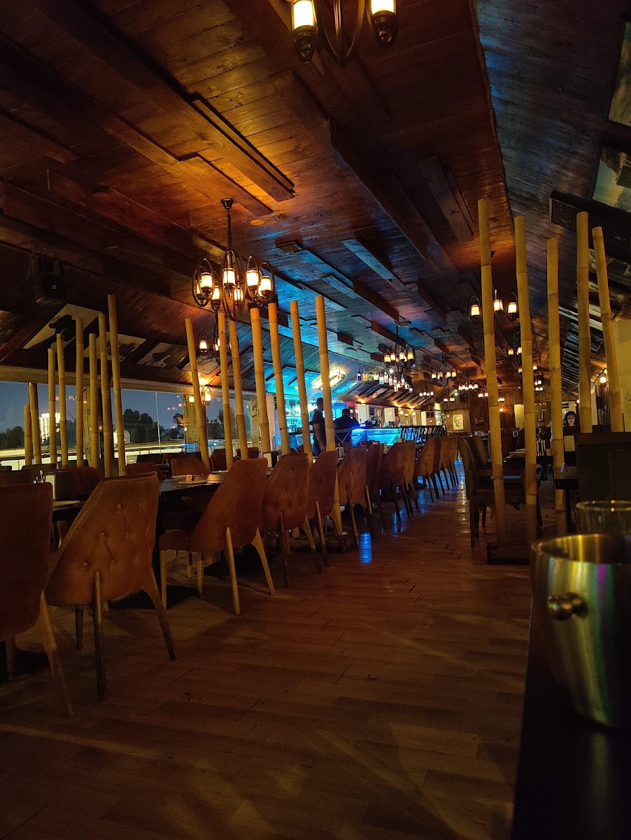D lounge & Restaurant