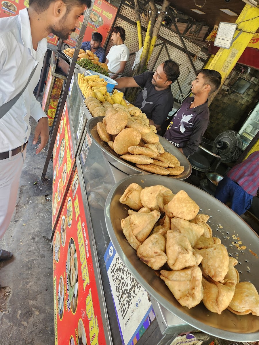Jai Mahakal Kachori Bhandar - Photo 3