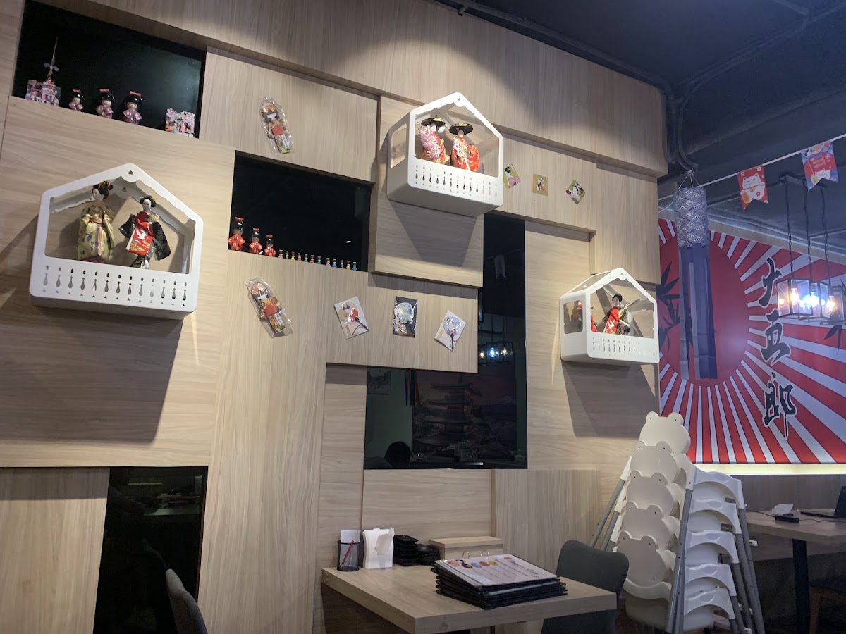 Daigoro Sushi Japanese Restaurant - Photo 6
