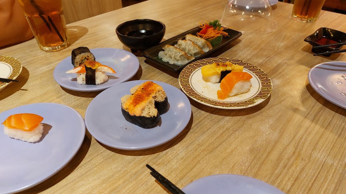 Daigoro Sushi Japanese Restaurant - Photo 8