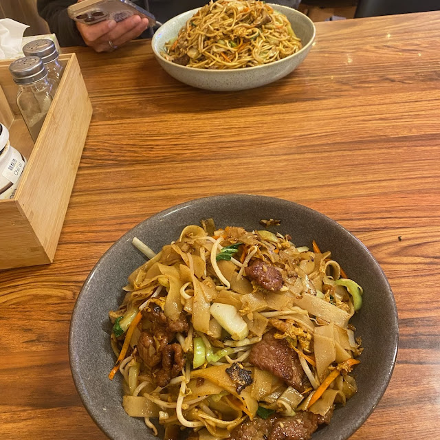 Stir Fried Rice Noodle with Beef