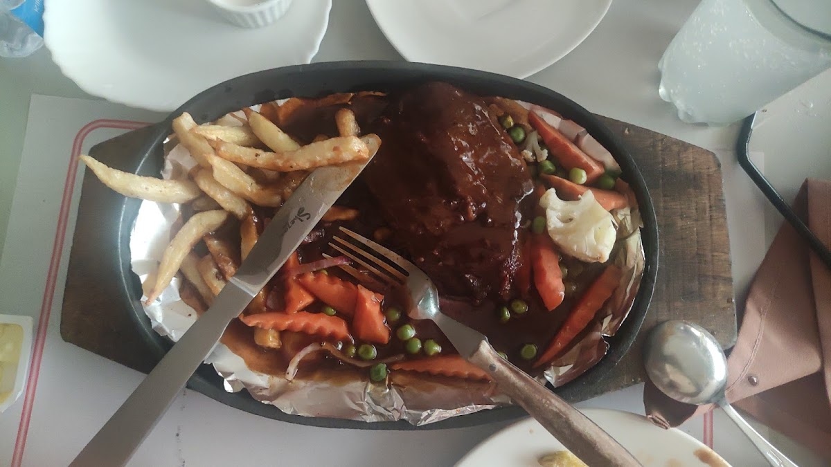 Shezan Ampis Restaurant - Photo 8