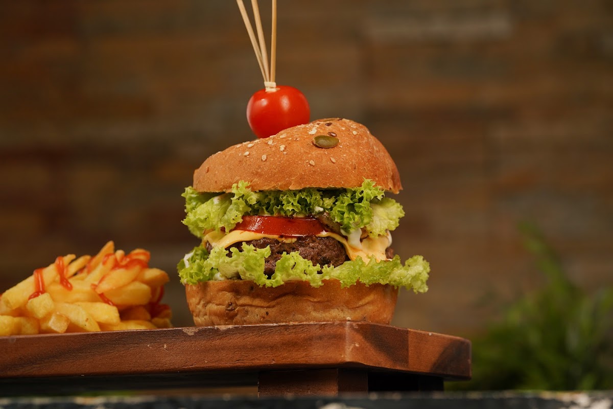 First Clique & Royal Prestige Restaurant & Café Marina Square - Photo 1
