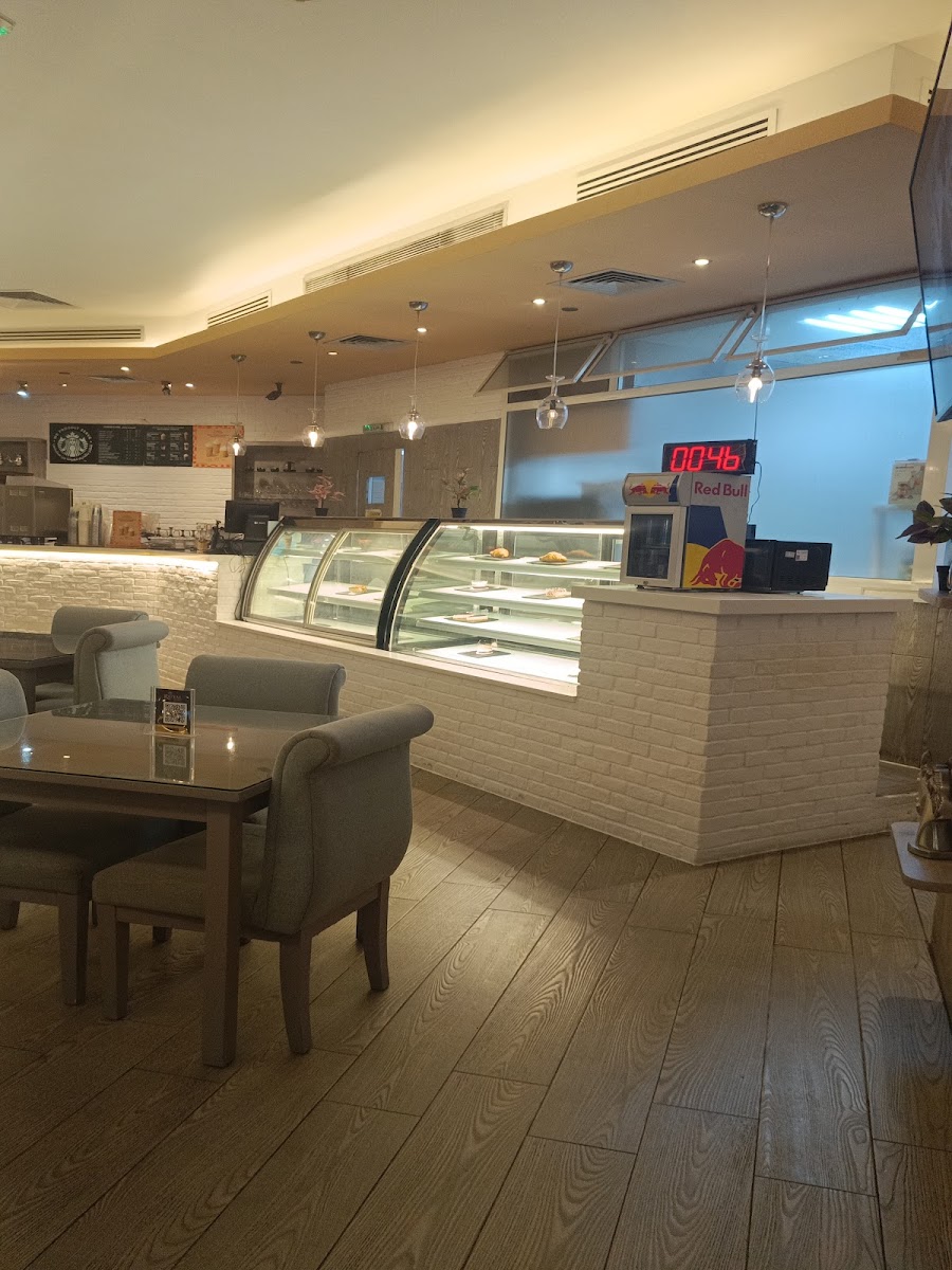 First Clique & Royal Prestige Restaurant & Café Marina Square - Photo 3