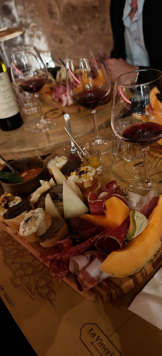 La Vineria di Cortona - Photo 4