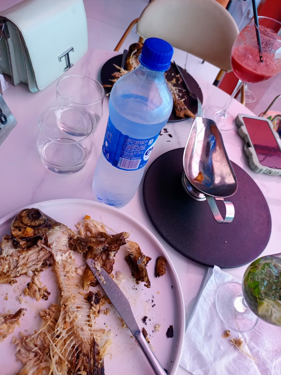 Red Bar Lagos - Photo 4