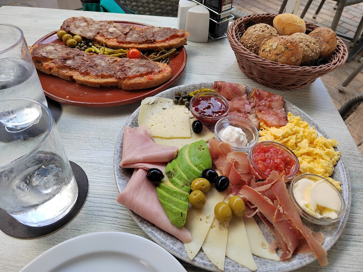 Bar Restaurante Es Canto - Photo 3