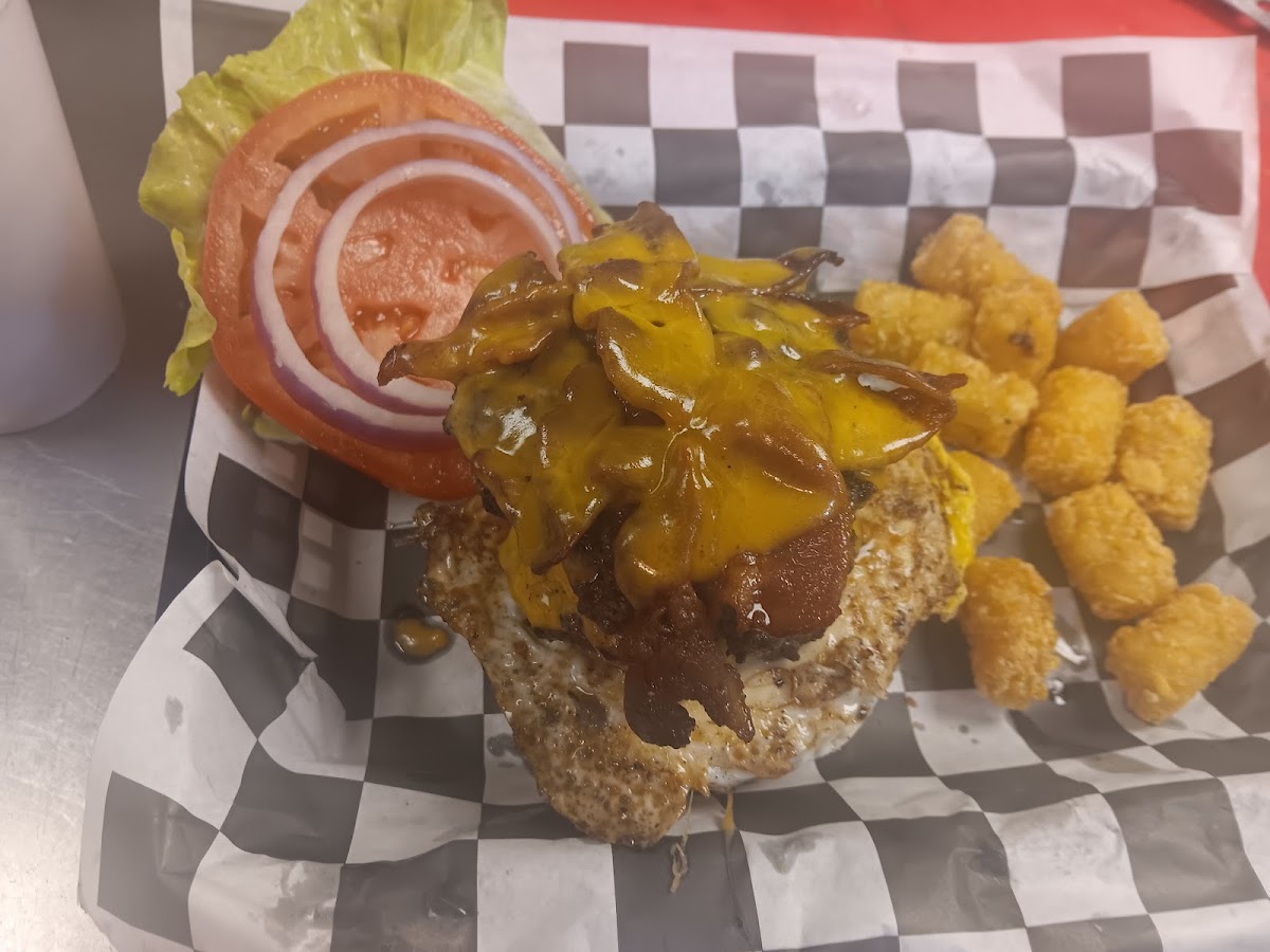 Checkers Family Restaurant - Photo 3