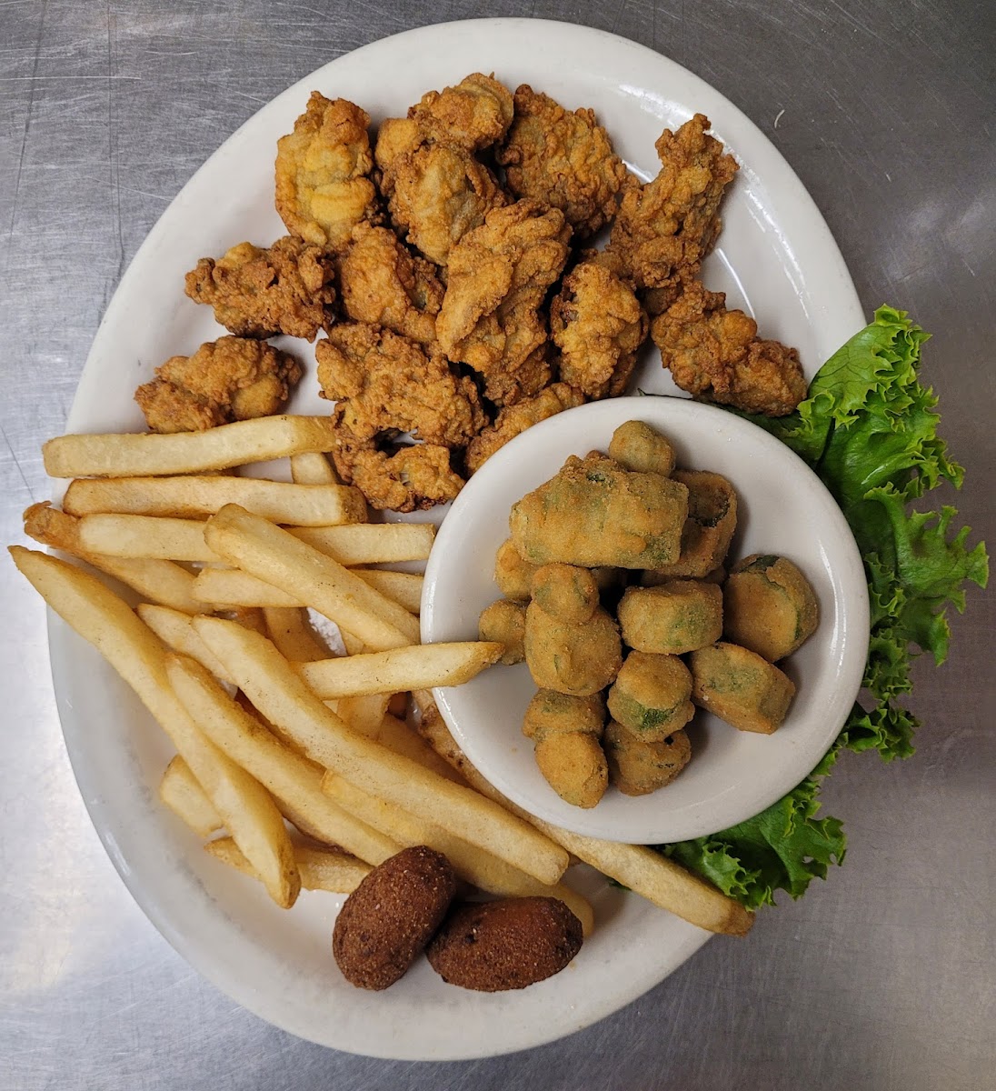 Checkers Family Restaurant - Photo 7