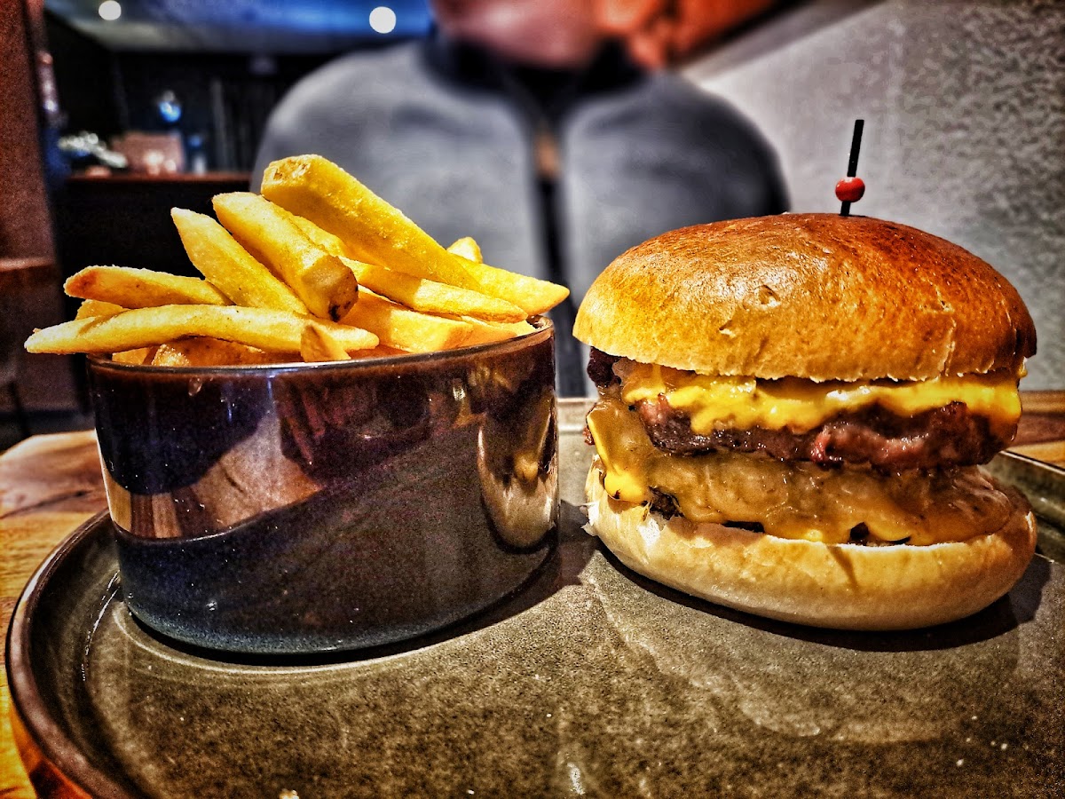 Hermanos Smoke & Grill - Photo 2