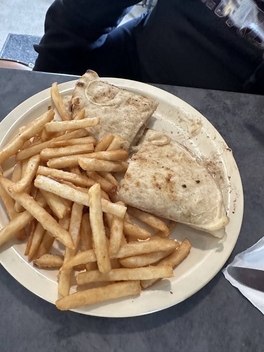 Cindy's Bar and Grill - Photo 2