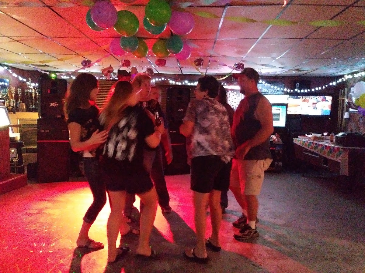Cindy's Bar and Grill - Photo 4