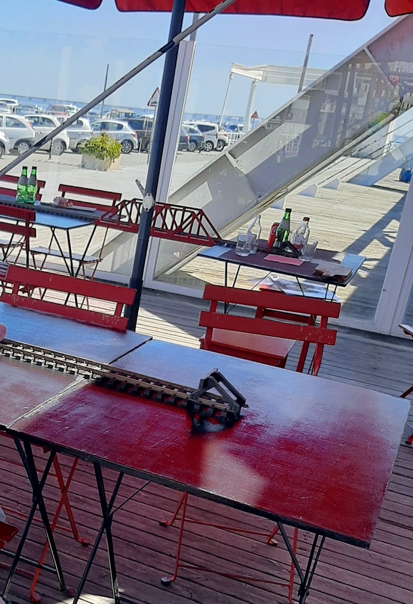 Railroad caffe - Photo 6