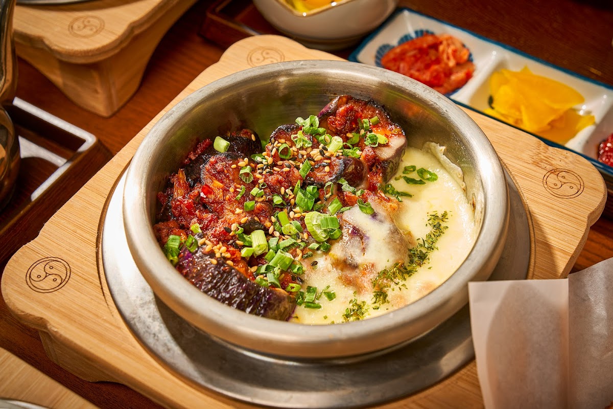 korean restaurant Damsot Ikseon - Photo 2