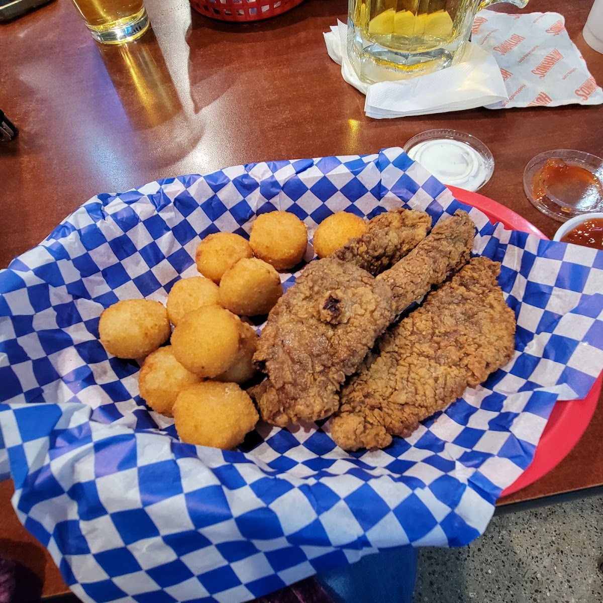 Yellowstone Tavern - Photo 6