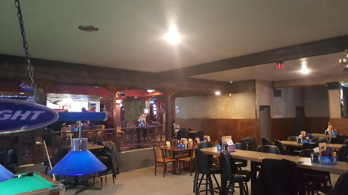 Yellowstone Tavern - Photo 8