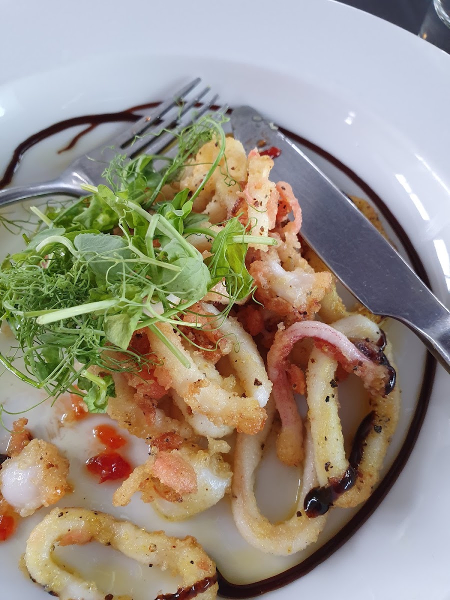 High Tide Seafood Restaurant - Photo 2