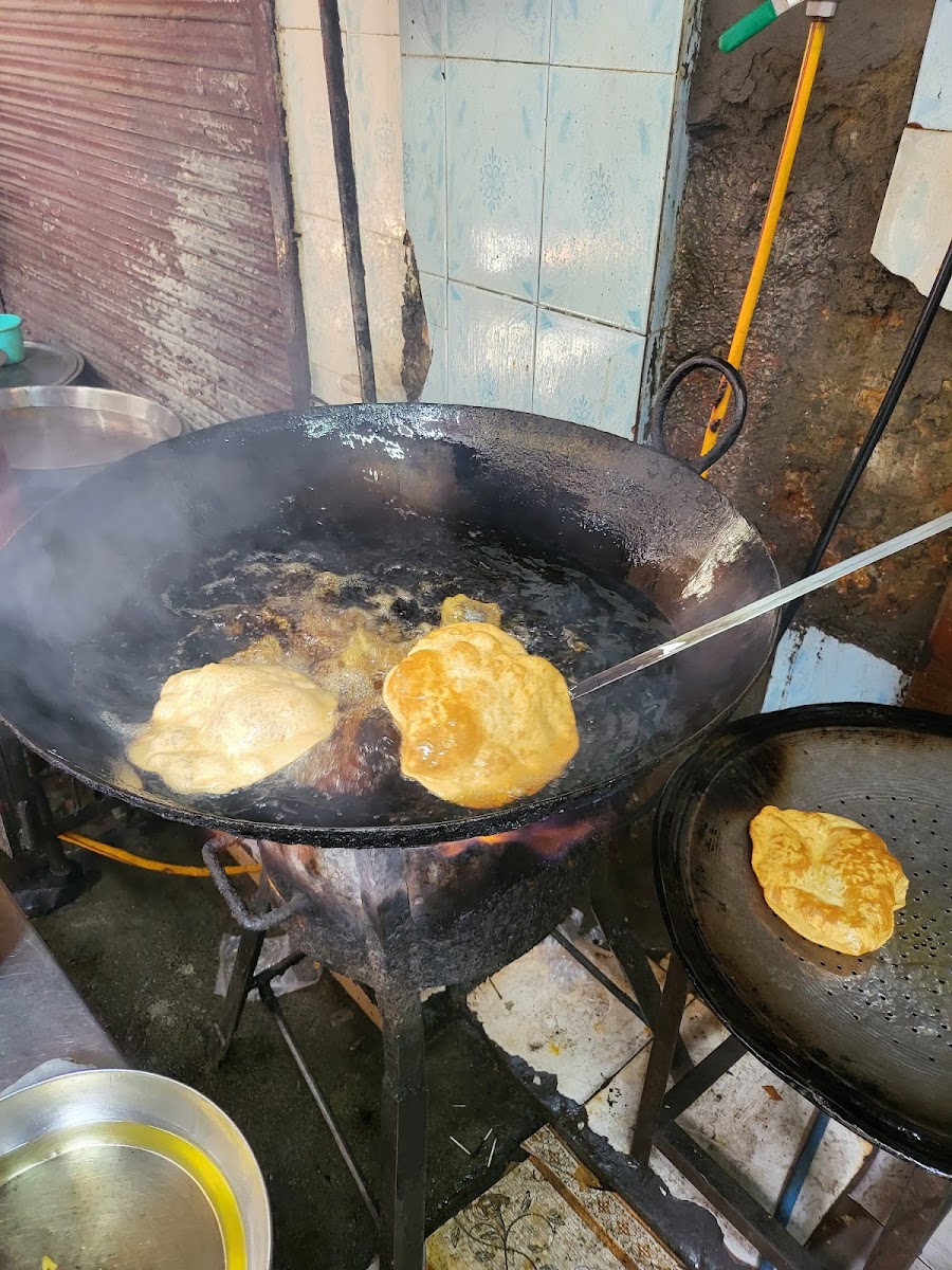 Zafar Halwa Puri Shop - Photo 9