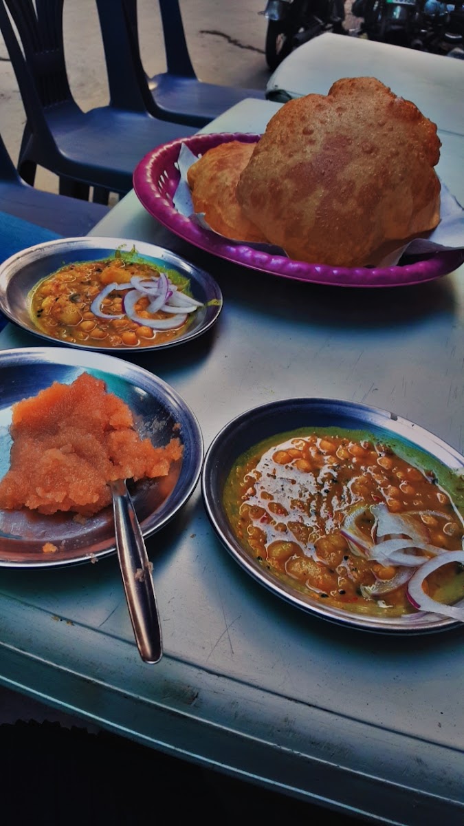 Zafar Halwa Puri Shop - Photo 4