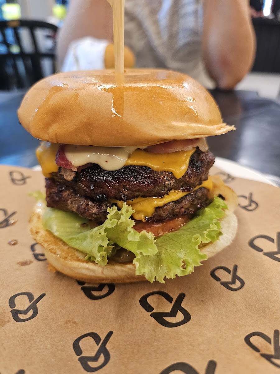 Oficial Hamburgueria e Doceria