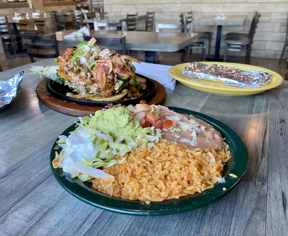 Cantina Amigo's - Photo 3