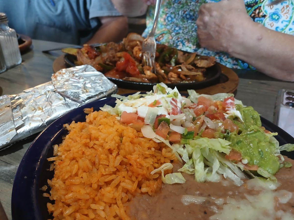 Cantina Amigo's - Photo 4