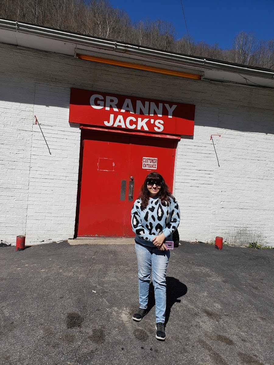 Granny Jack's - Photo 3