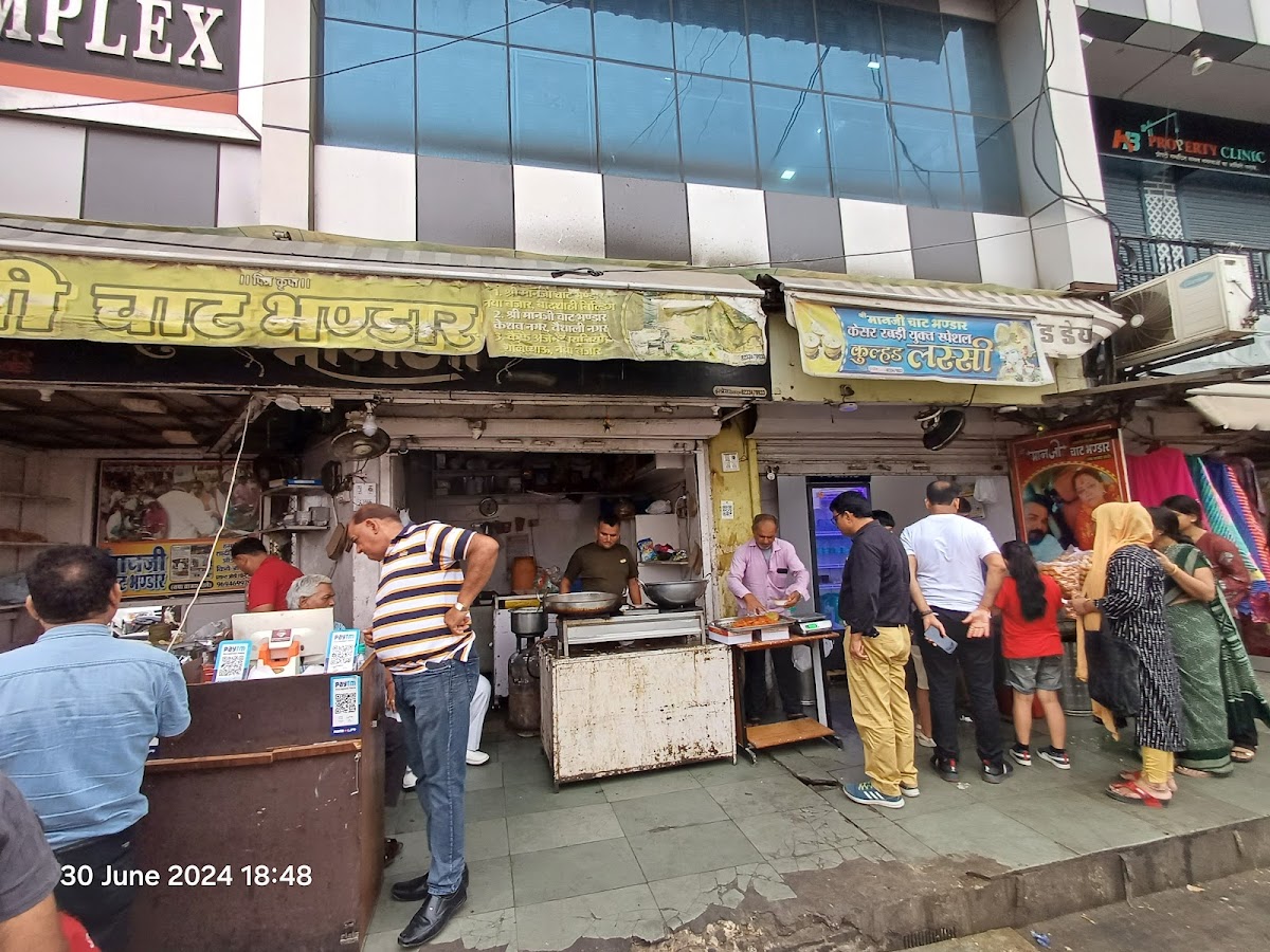 Shri manji chat and kadhi kachori
