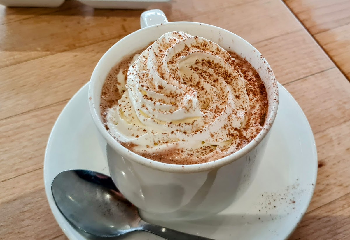 Lakeside Cafe - Photo 9